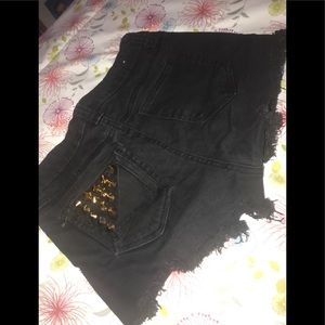 Cute black denim shorts 🖤